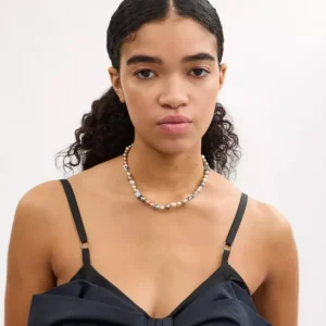 Collier en métal et perles exclusif