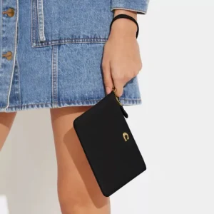 Petit wristlet essentiel