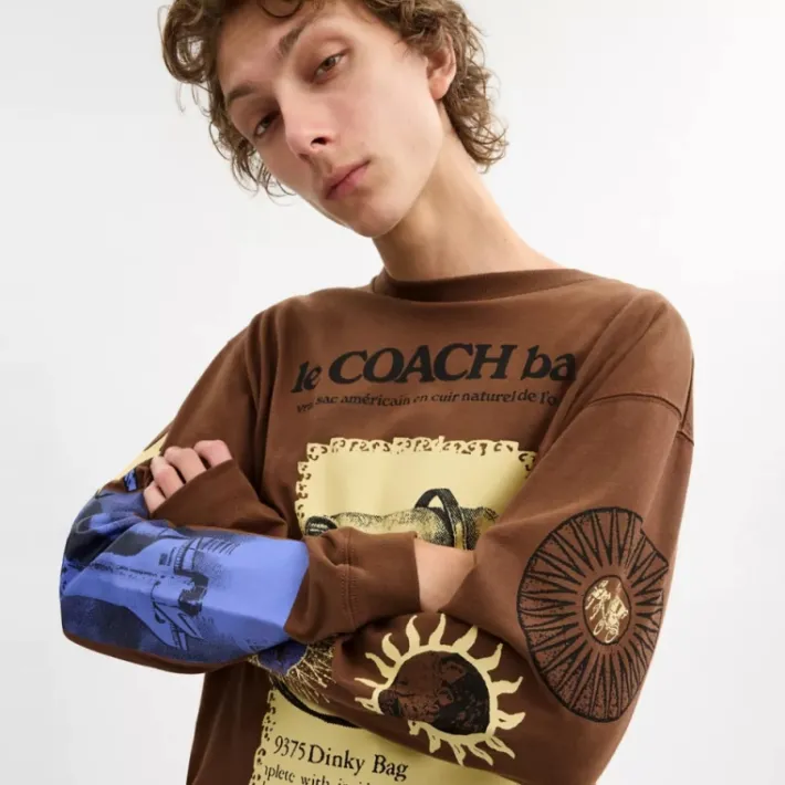 T-shirt graphique à manches longues en coton biologique