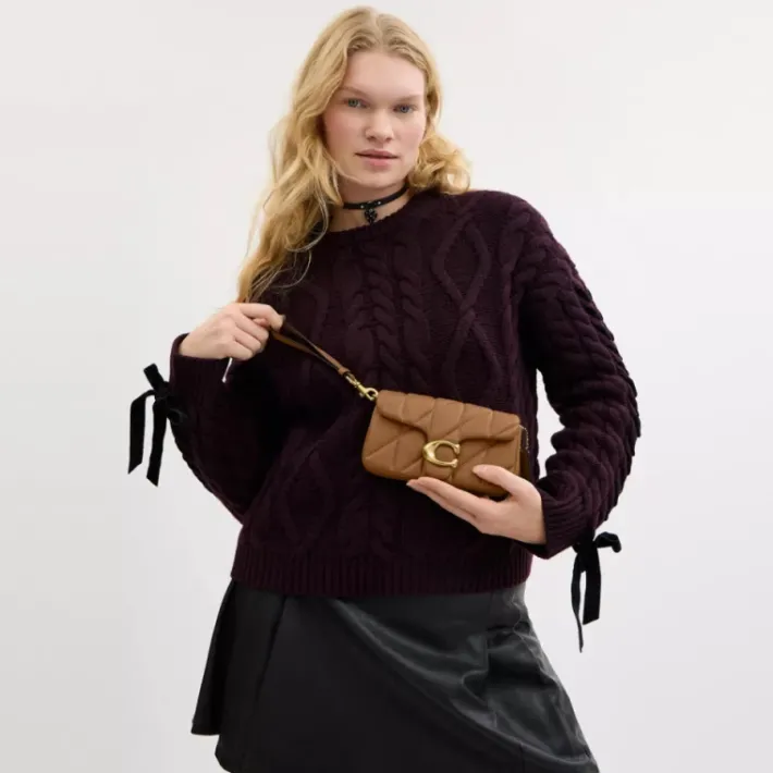 Wristlet à bandoulière Tabby avec matelassage coussiné